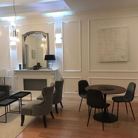 Lazare Maison De Maitre , Appartements De Standing Avec Parking Privatif A Seulement 7 Minutes A Pied Du Centre Historique De בזייה מראה חיצוני תמונה