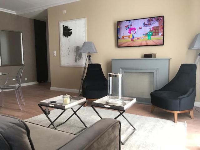 Lazare Maison De Maitre , Appartements De Standing Avec Parking Privatif A Seulement 7 Minutes A Pied Du Centre Historique De בזייה מראה חיצוני תמונה