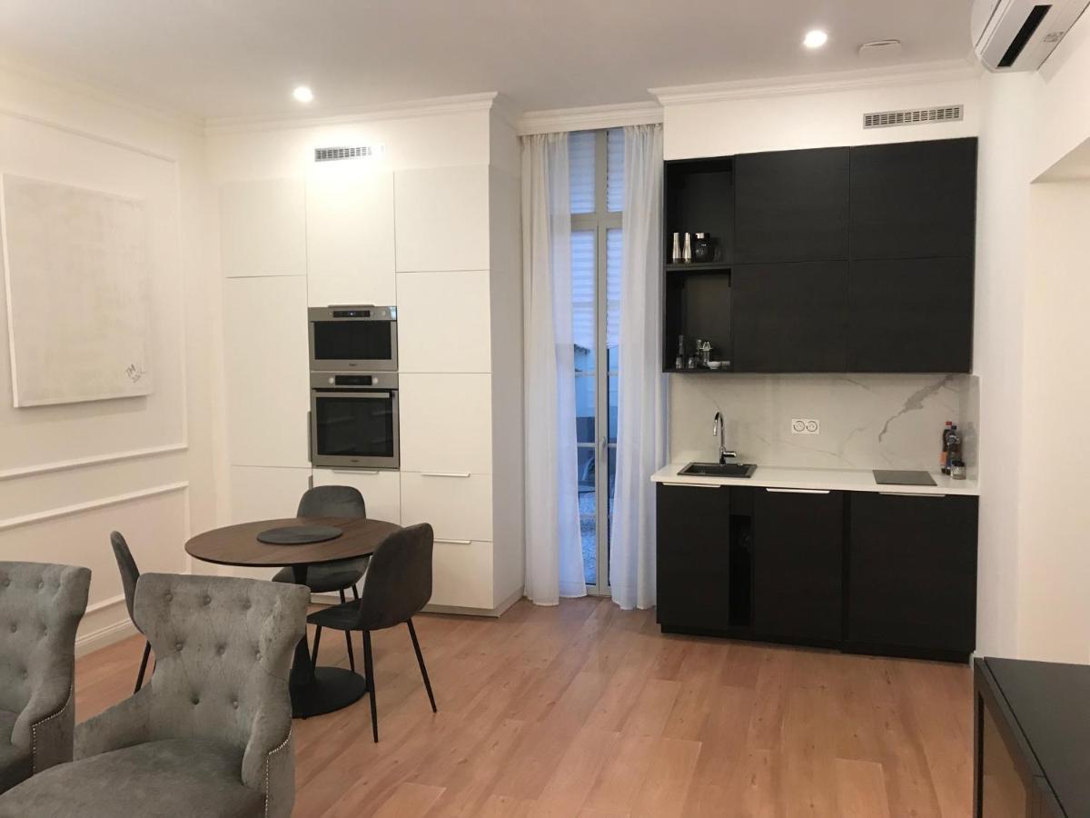 Lazare Maison De Maitre , Appartements De Standing Avec Parking Privatif A Seulement 7 Minutes A Pied Du Centre Historique De בזייה מראה חיצוני תמונה