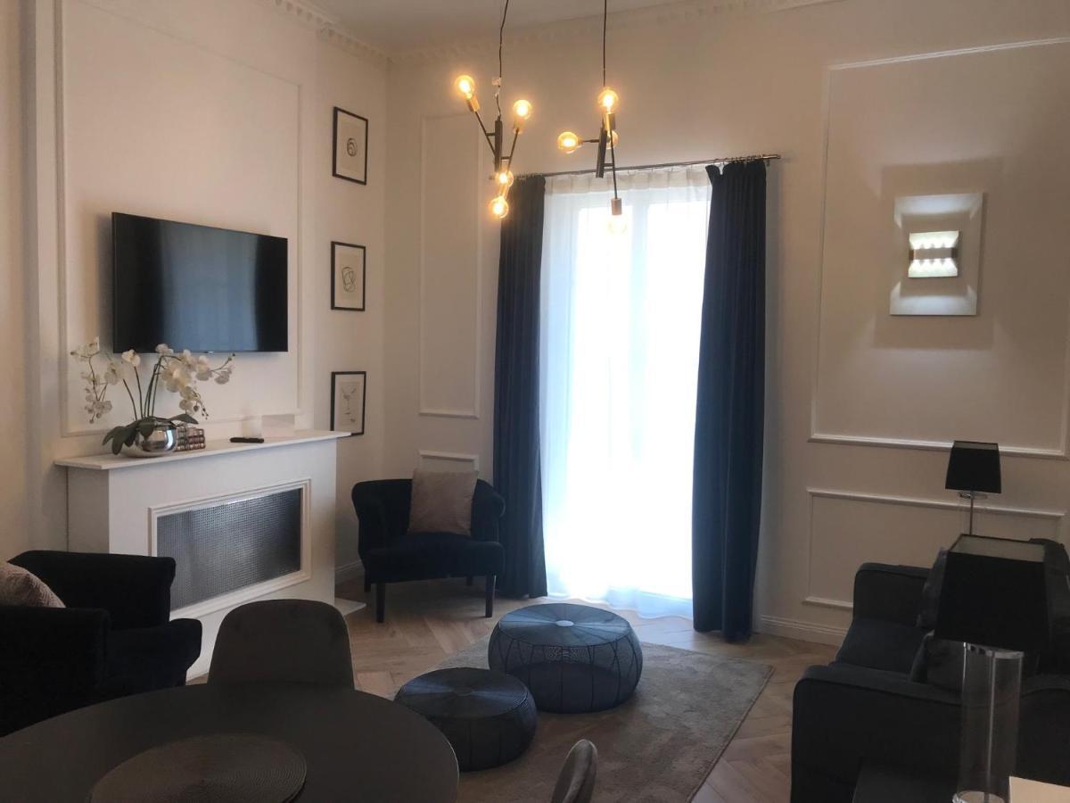 Lazare Maison De Maitre , Appartements De Standing Avec Parking Privatif A Seulement 7 Minutes A Pied Du Centre Historique De בזייה מראה חיצוני תמונה