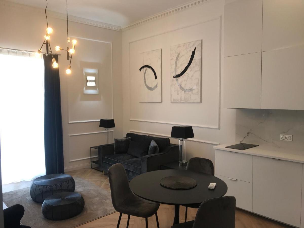 Lazare Maison De Maitre , Appartements De Standing Avec Parking Privatif A Seulement 7 Minutes A Pied Du Centre Historique De בזייה מראה חיצוני תמונה