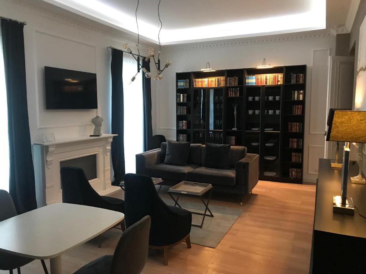 Lazare Maison De Maitre , Appartements De Standing Avec Parking Privatif A Seulement 7 Minutes A Pied Du Centre Historique De בזייה מראה חיצוני תמונה